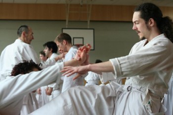 Atemi (slag-, stoot- en traptechnieken) in Takeda Jujitsu, met Krijn-san